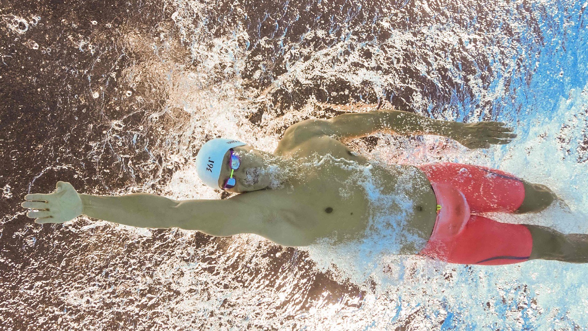 世界杯十六强：日本与英格兰踢满120分钟 点球大战日本门将扑出两球仍惜败